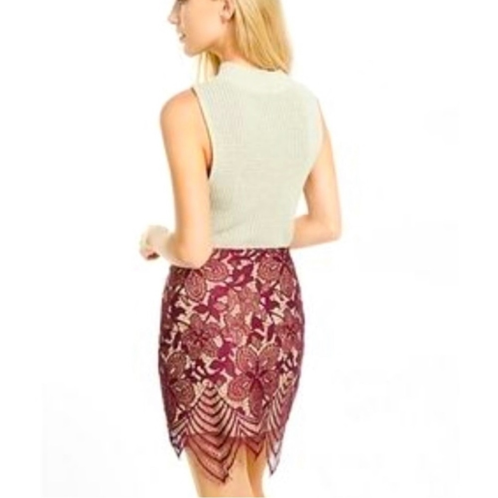NWT Express Burgundy Floral Lace Mini Skirt Size 8 Scalloped Hem Date Night - Picture 4 of 5